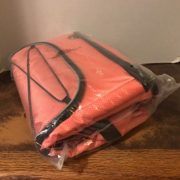 Insulated Cooler Backpack 45 Cans Leakproof Soft Cooler Bag Lightweight - Picture 7 of 16